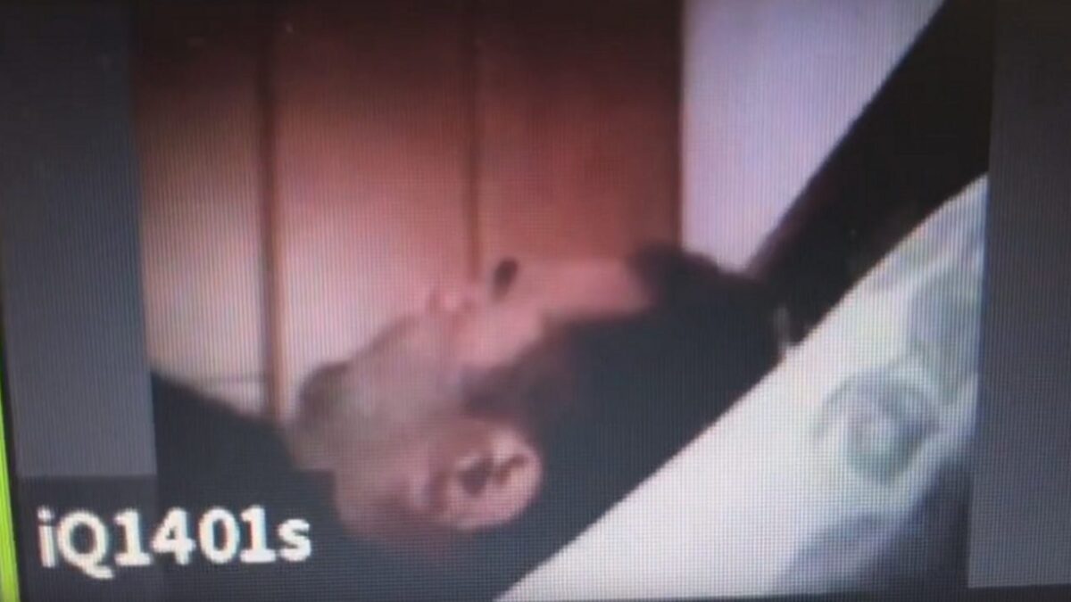 Καλαμάτα: Κοιμήθηκε στην τηλεδιάσκεψη του δημοτικού συμβουλίου και άρχισε να ροχαλίζει για μισή ώρα (ΒΙΝΤΕΟ)