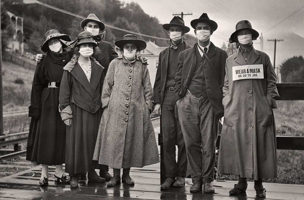 Ισπανική Γρίπη: Εκατό χρόνια πριν, οι άνθρωποι τα έβαζαν και πάλι με τις μάσκες τους