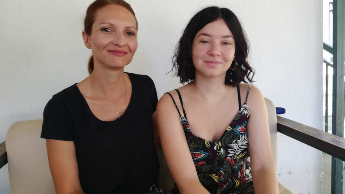 Πανελλήνιες: Πολύτεκνη μητέρα και η κόρη της έδωσαν μαζί εξετάσεις και πέρασαν στο Πανεπιστήμιο!