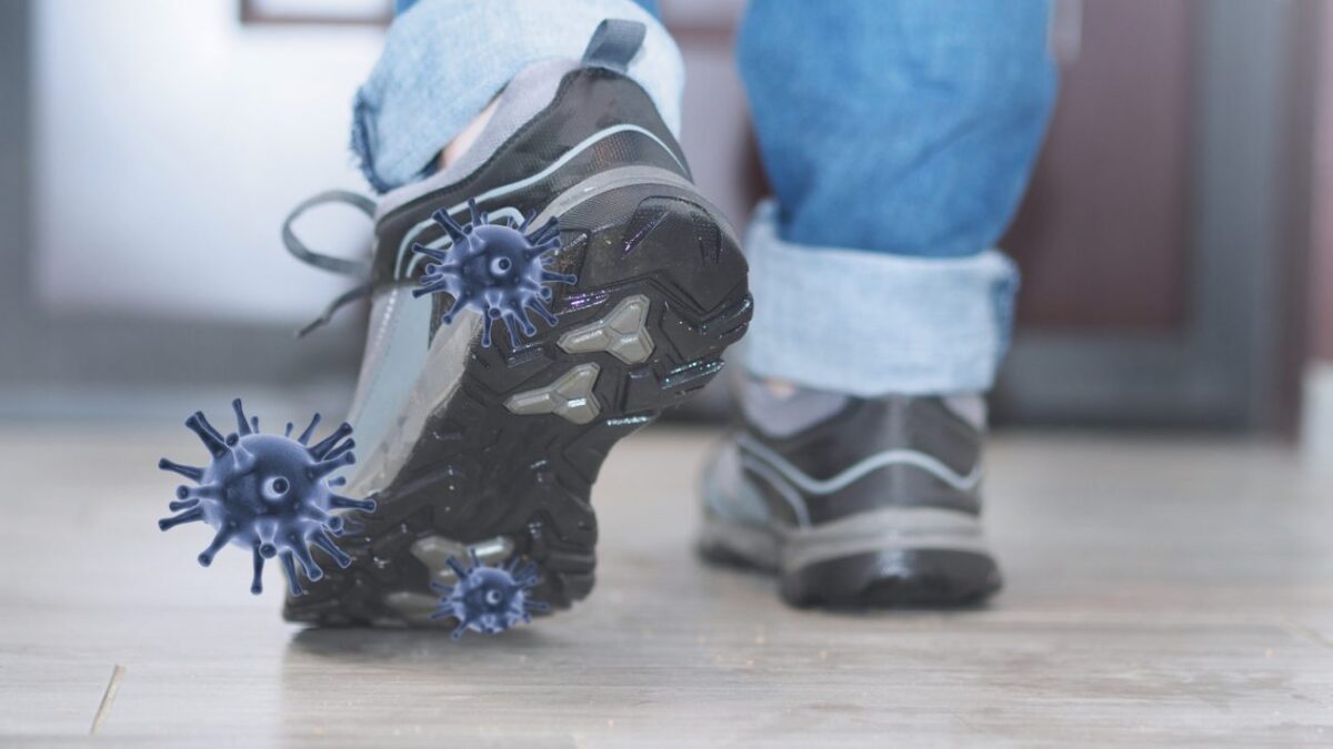 Κορονοϊός: Δείτε τι ισχύει για την εξάπλωση με τα παπούτσια