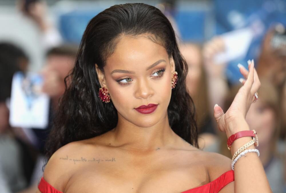 Η Rihanna εμφανίστηκε στο Los Angeles με μώλωπες στο πρόσωπο