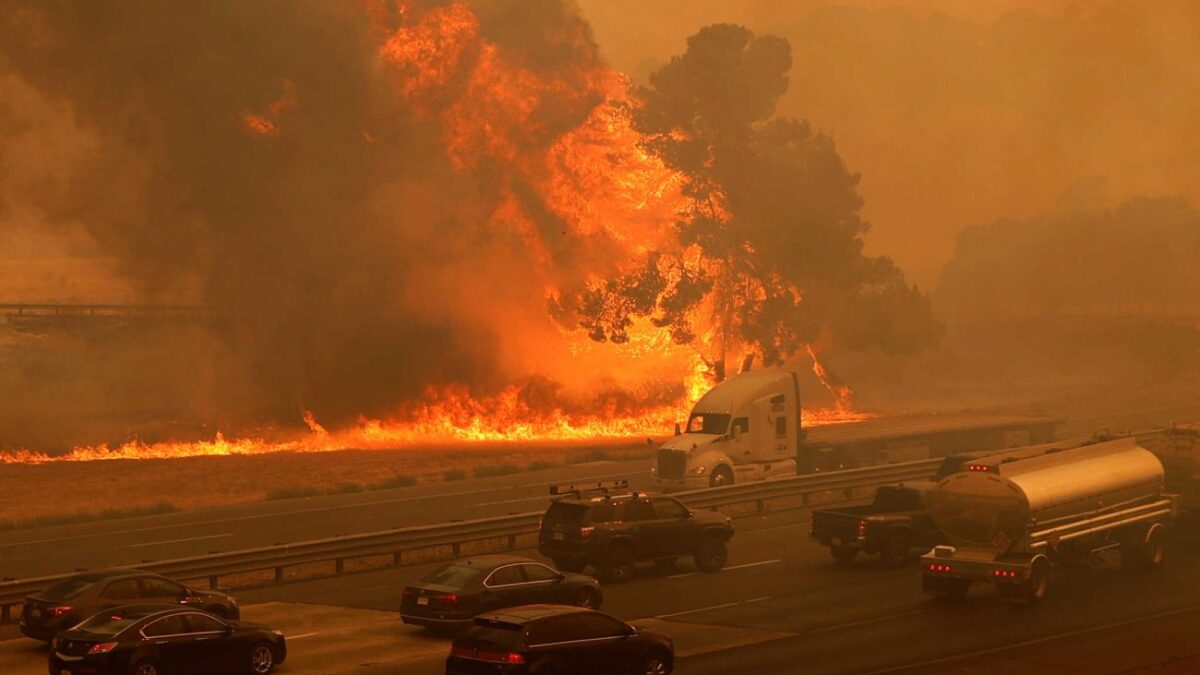 Σε κατάσταση έκτακτης ανάγκης πέντε κομητείες στην Καλιφόρνια λόγω των πυρκαγιών