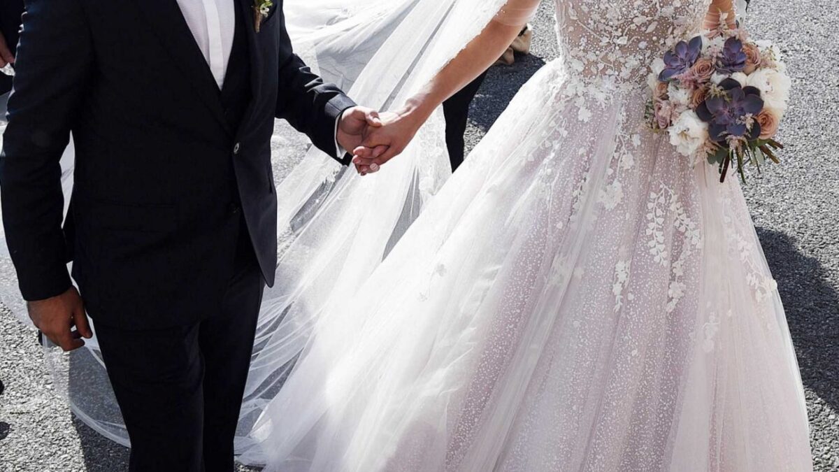 Τρίκαλα: Θετικά στον κορονοϊό τρία άτομα που είχαν πάει σε γάμο