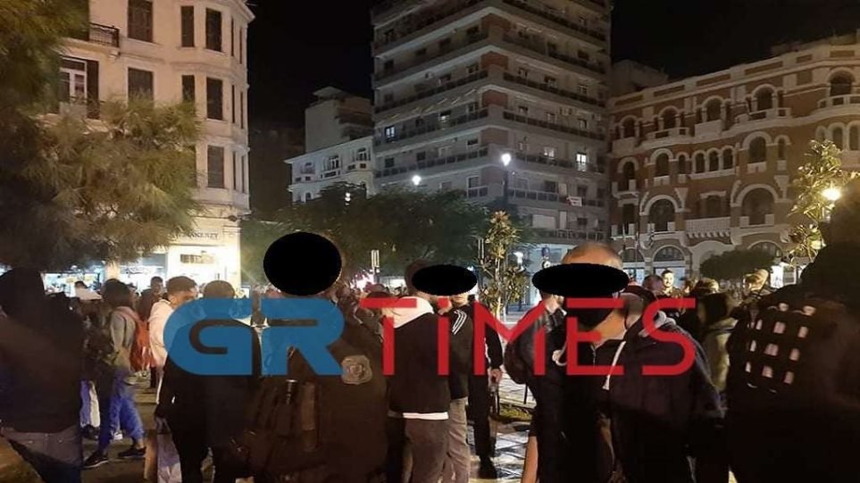 Μεγάλος συνωστισμός τα μεσάνυχτα της Παρασκευής στο κέντρο της Θεσσαλονίκης