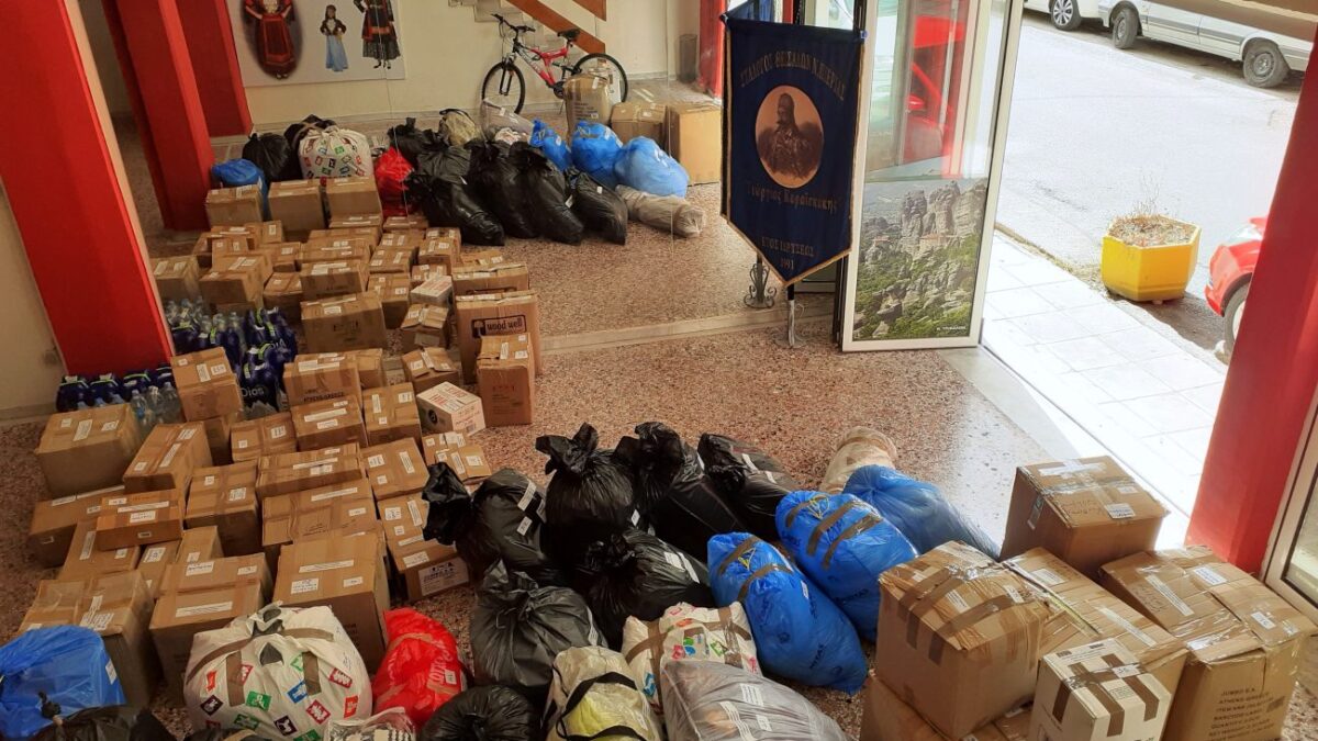 Σύλλογος Θεσσαλών Πιερίας: Πάνω από ενάμιση τόνος τροφίμων & κλινοσκεπασμάτων στους πλημμυροπαθείς της Καρδίτσας