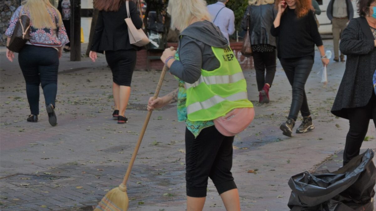 Οι υπάλληλοι Κοινωφελούς Εργασίας έπιασαν δουλειά & ενισχύουν τον τομέα καθαριότητας του Δήμου Κατερίνης