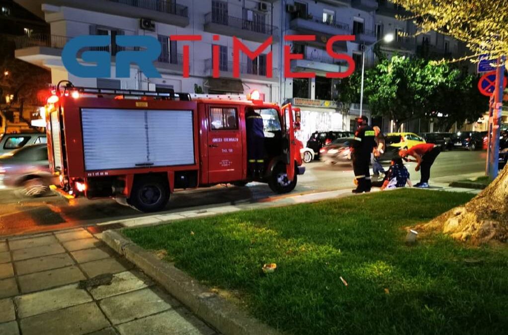 Μοτοσυκλέτα παρέσυρε πεζή στο κέντρο της Θεσσαλονίκης (ΒΙΝΤΕΟ & ΦΩΤΟ)