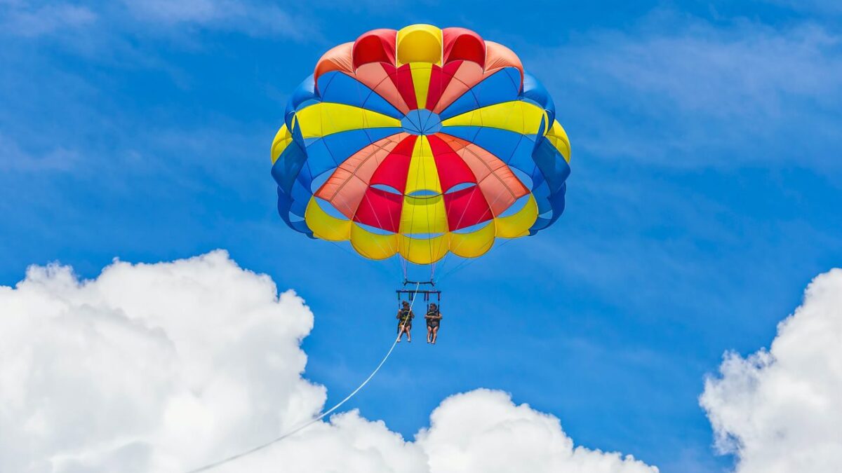 Ρόδος: Μεταφέρεται στην Αγγλία ο 15χρονος που τραυματίστηκε στο δυστύχημα με το parasailing