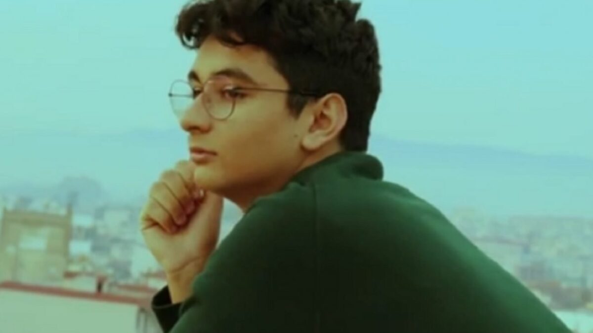 Αγρίνιο – Κορονοϊός: Συγκλονίζει ο 15χρονος μαθητής που έφτιαξε ταινία για την απώλεια της μάνας (ΒΙΝΤΕΟ)