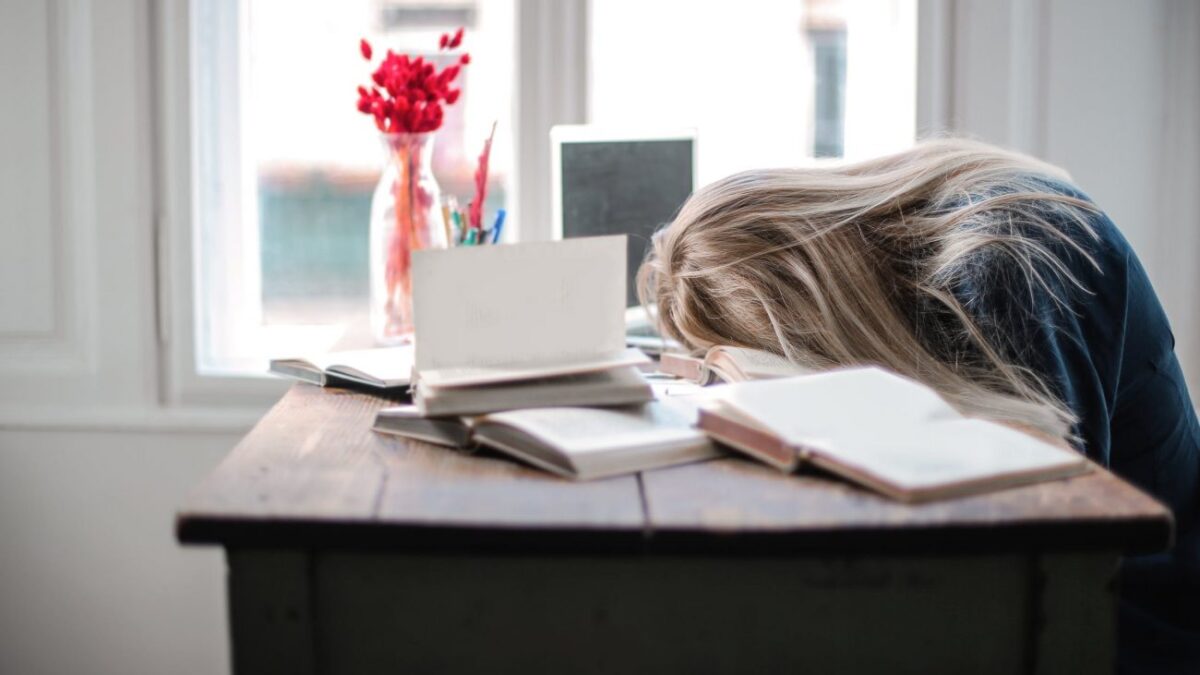 7 λόγοι που είστε μονίμως κουρασμένοι (BINTEO)