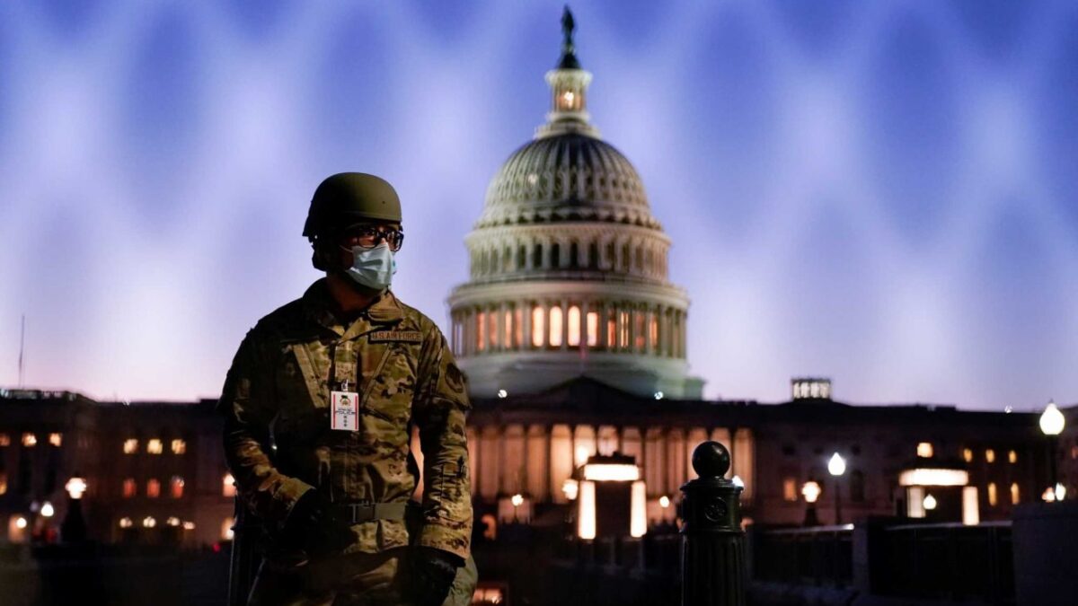 ΗΠΑ: Οπλισμένη η Εθνοφρουρά περιμένει στην Ουάσινγκτον τους οπαδούς του Τραμπ (ΦΩΤΟ)
