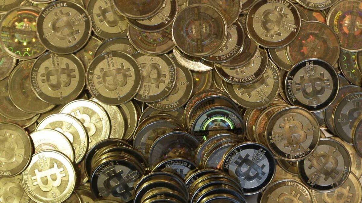 Βρετανία: 200 εκατ. λίρες σε bitcoins… πετάχτηκαν κατά λάθος – Αμοιβή «μαμούθ» σε όποιον τις βρει