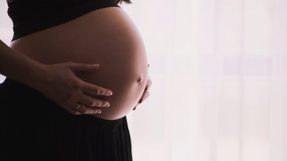 Εξέταση αίματος μπορεί να ανιχνεύει επικίνδυνες επιπλοκές της εγκυμοσύνης