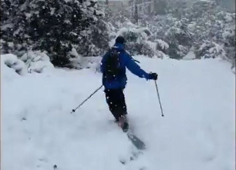 Ο Νορβηγός πρέσβης βγήκε για σκι στη Φιλοθέη – Με μαγιό στα χιόνια απάντησε ο πρέσβης της Φινλανδίας!