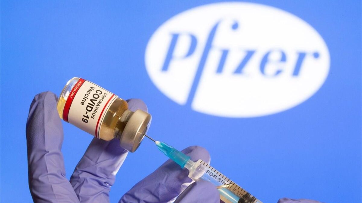 Κορονοϊός: Στο Μουσείο Smithsonian το πρώτο άδειο φιαλίδιο εμβολιασμού Pfizer