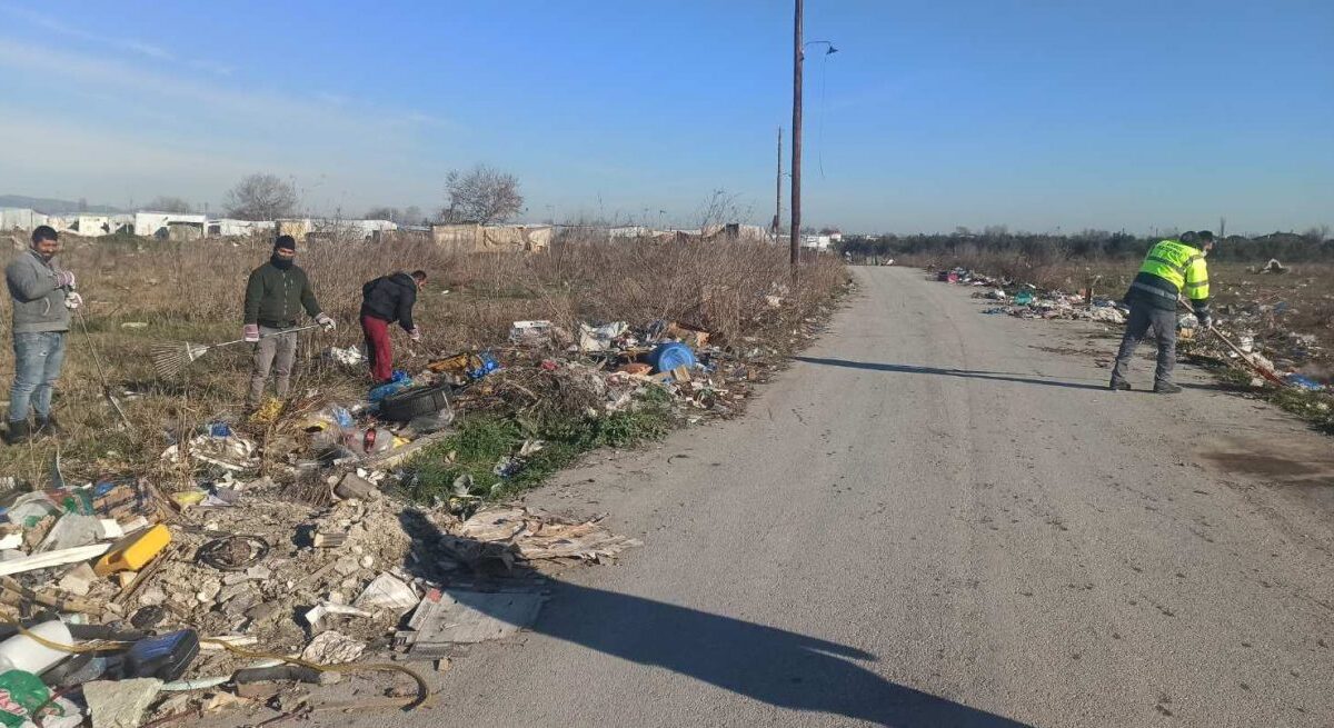 Καταυλισμός Ρομά στην Κατερίνη: Απομακρύνθηκαν, για τρίτη φορά μέσα σε λίγους μήνες, μπάζα και σκουπίδια