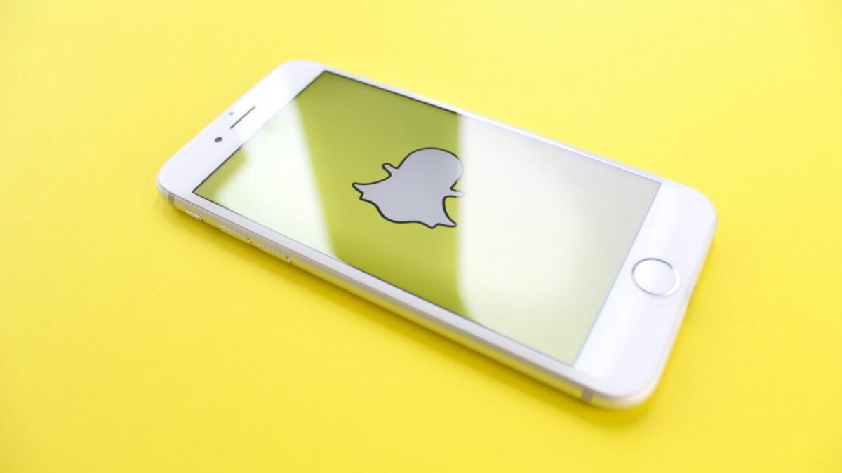 Snapchat: Διαθέσιμο για όλους τους χρήστες το chatbot «My AI» για να ανταγωνιστεί Instagram και Tiktok