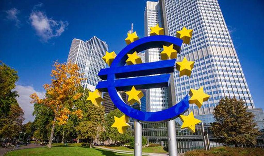 Διαγραφή του δημόσιου χρέους από την ΕΚΤ ζητούν 100 οικονομολόγοι