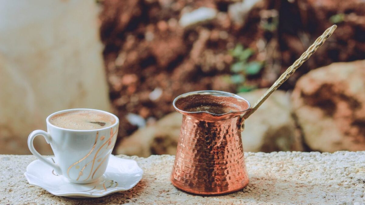 Προσοχή στον ελληνικό καφέ – Πότε είναι επικίνδυνος για την υγεία