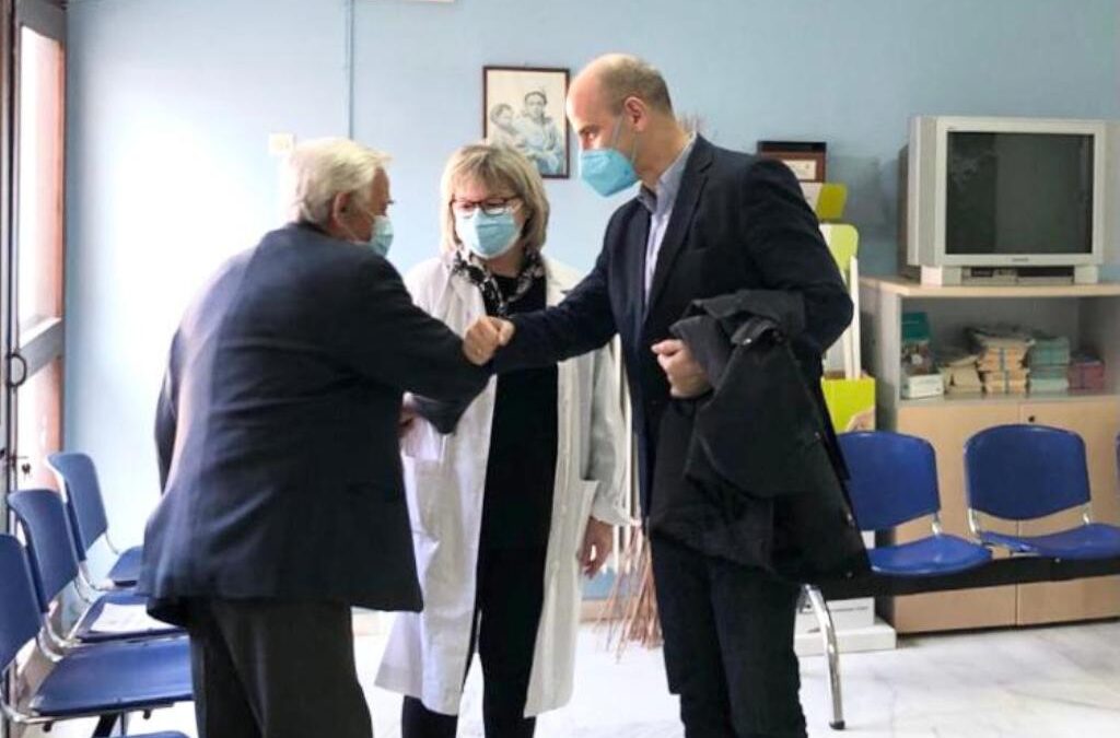Επίσκεψη του βουλευτή Φ. Μπαραλιάκου σε εμβολιαστικά κέντρα της Πιερίας