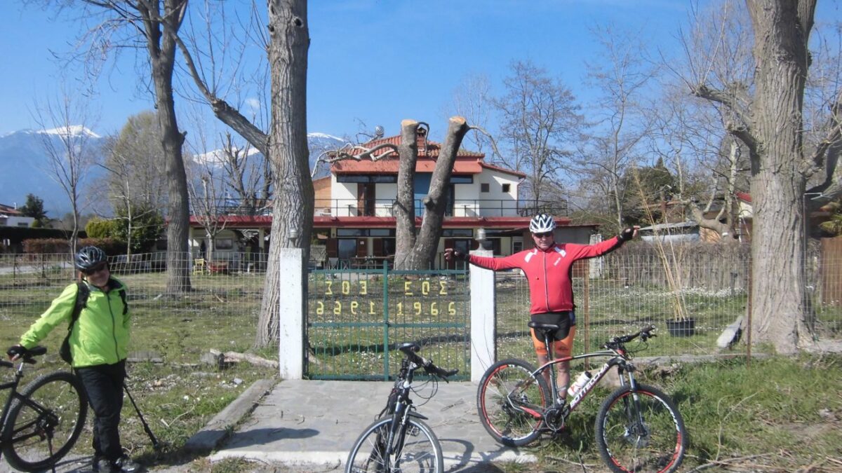 Οι Ελεύθεροι Ποδηλάτες Πιερίας στο ορειβατικό καταφύγιο του ΕΟΣ Θεσσαλονίκης στη Γρίτσα
