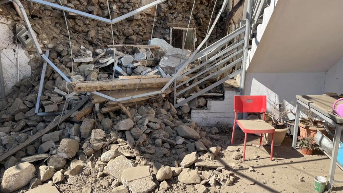 Σεισμός: «Βούλιαξε» η γη στην Ελασσόνα – 40 εκατοστά εδαφική καθίζηση προκάλεσε ο Εγκέλαδος