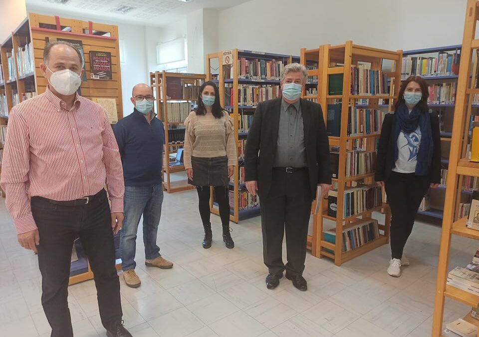 200 βιβλία ειδικού περιεχομένου δώρισε το ΚΕΣΥ στη Δημοτική Βιβλιοθήκη Κατερίνης