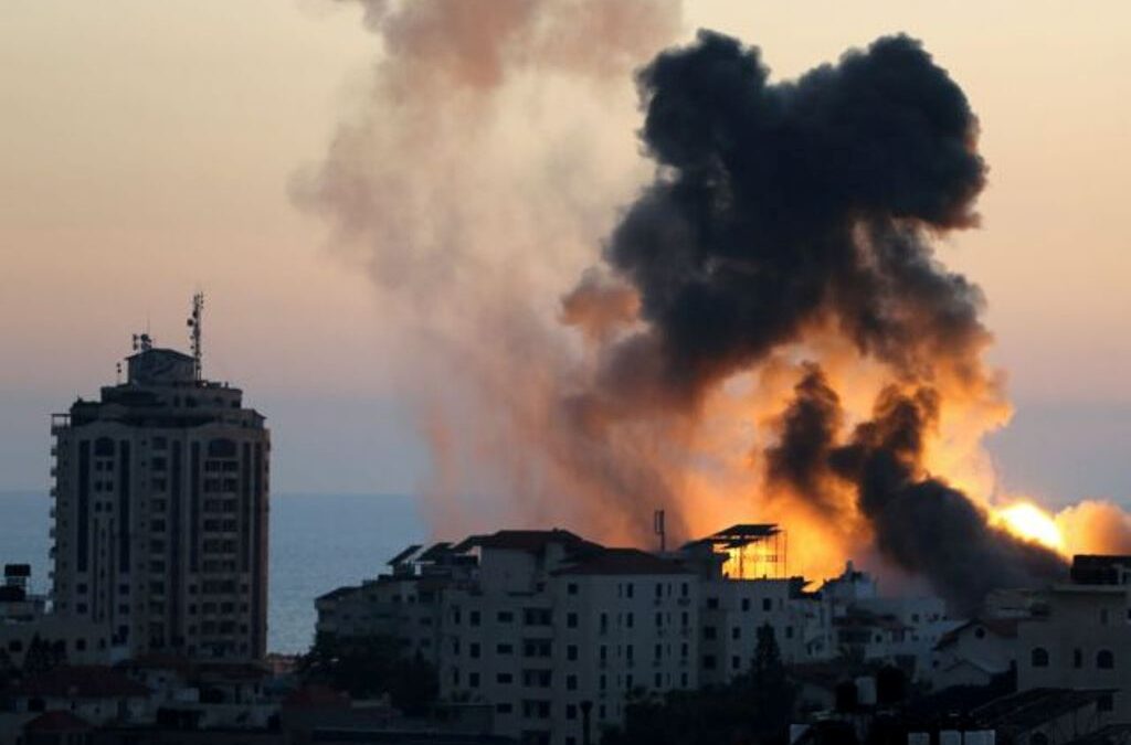 Μαίνεται ο πόλεμος Ισραήλ-Χαμάς: Τουλάχιστον 128 Παλαιστίνιοι νεκροί και 8 Ισραηλινοί
