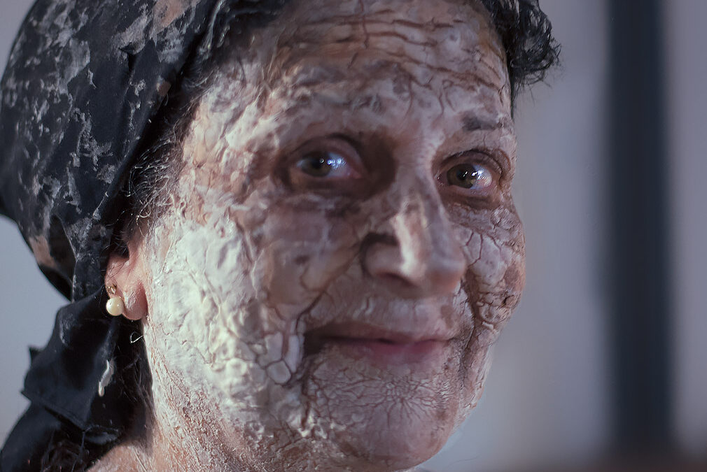 Cretan Thriller: Σαρώνουν οι viral γιαγιάδες Zombie και στέλνουν μήνυμα κατά του φόβου! (ΒΙΝΤΕΟ)