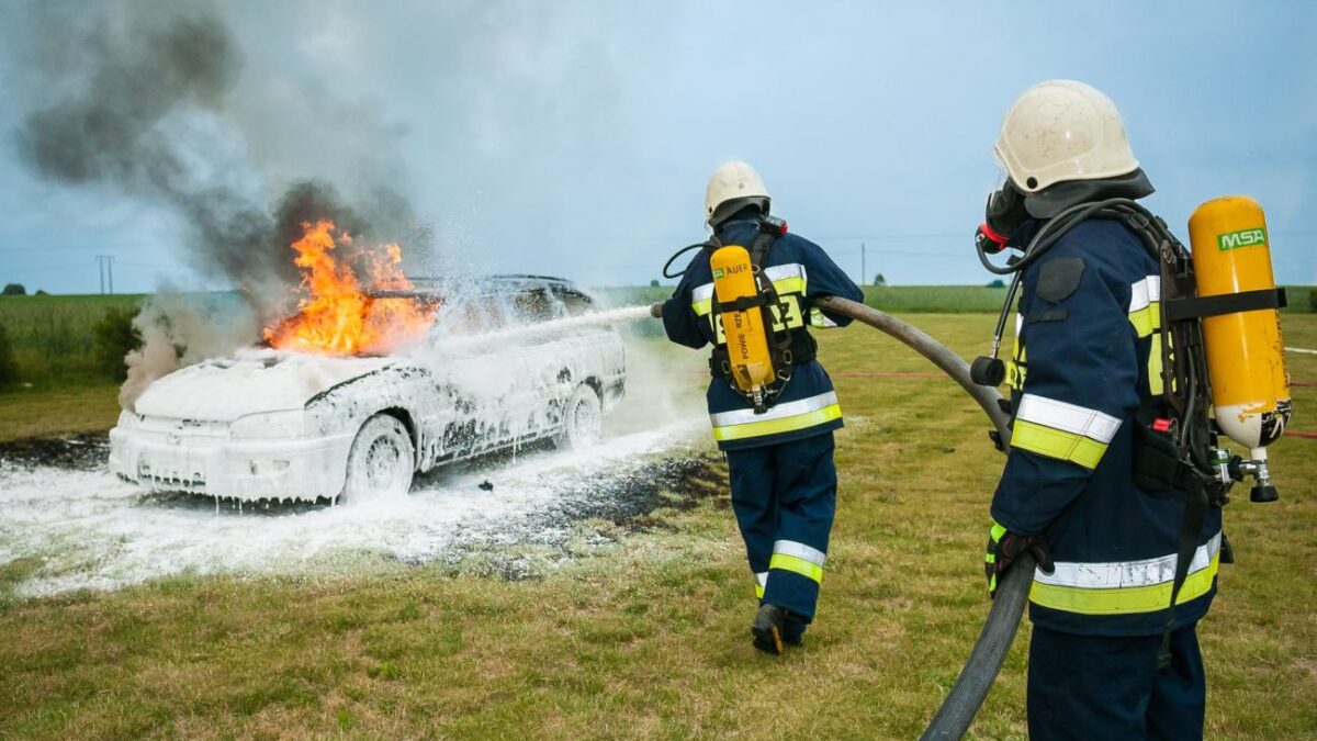 Υπ. Υποδομών – Απλούστευση και επιτάχυνση των διαδικασιών για τους ιδιοκτήτες οχημάτων που επλήγησαν από τις φωτιές