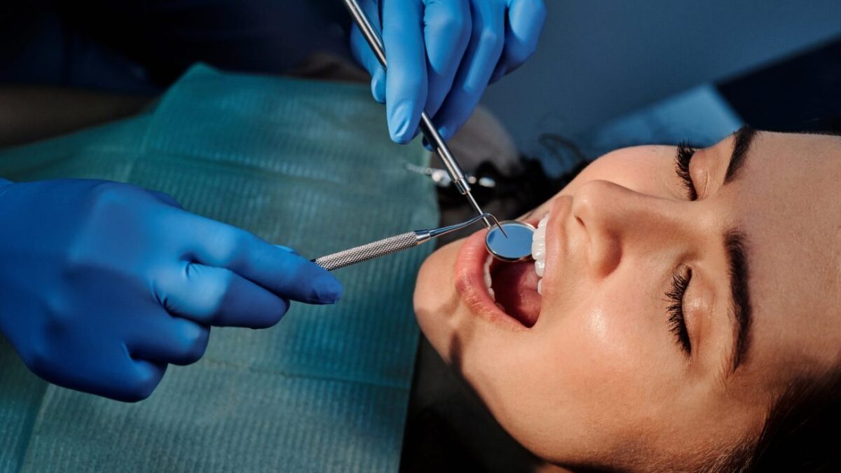 Dentist Pass: Μέχρι αύριο οι αιτήσεις για το voucher των 40 ευρώ για οδοντίατρο