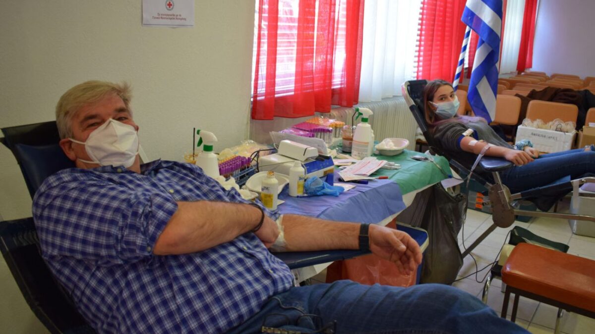 Με επιτυχία πραγματοποιήθηκε η εθελοντική αιμοδοσία του Ελληνικού Ερυθρού Σταυρού Κατερίνης σε συνεργασία με το Γενικό Νοσοκομείο Κατερίνης (ΦΩΤΟ)