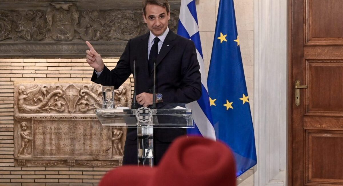 Μητσοτάκης – «Δεν θα δεχτώ μέσα σε αυτό το γραφείο να προσβάλετε εμένα ή τον ελληνικό λαό» – Επεισόδιο με ξένη δημοσιογράφο