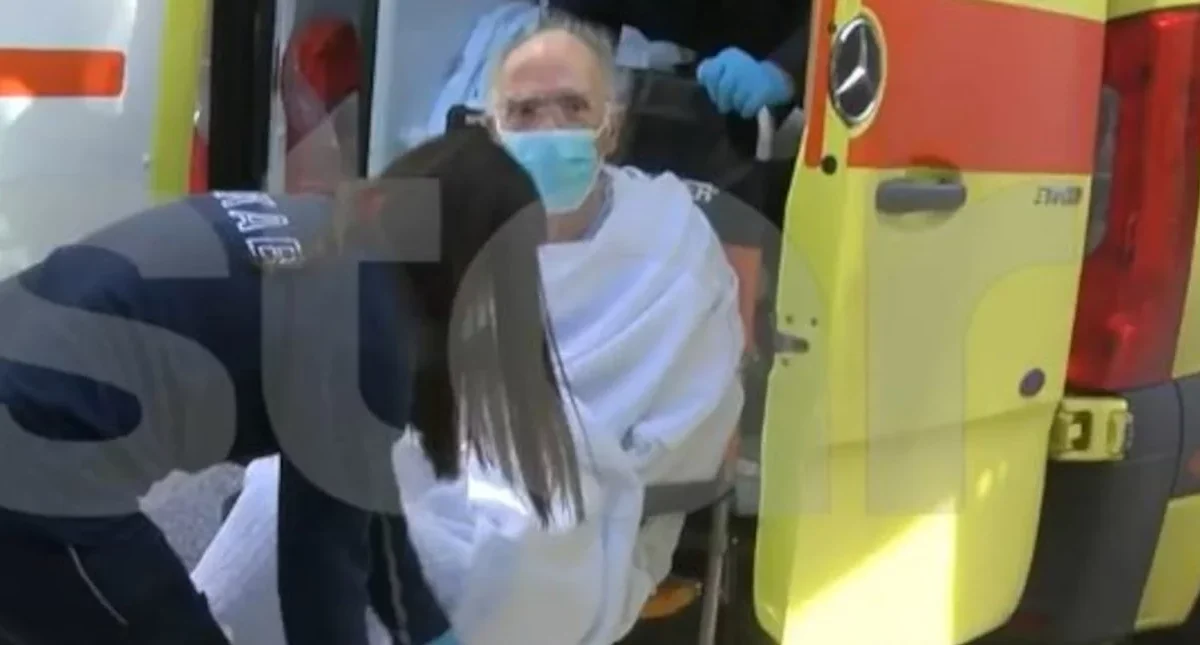 Βασίλης Λεβέντης: Αγνώριστος μετά από 75 ημέρες στο νοσοκομείο -Οι πρώτες εικόνες από το εξιτήριο