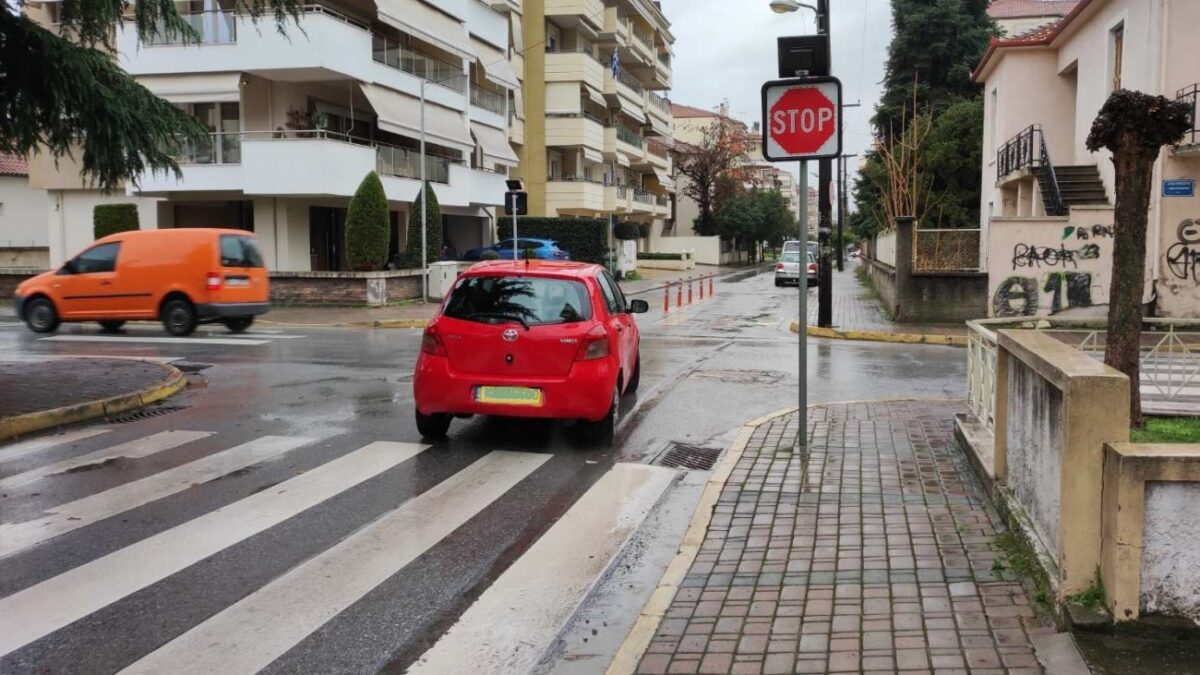 Δήμος Κατερίνης: Φωτεινά προειδοποιητικά «STOP», σε διασταυρώσεις της πόλης (ΦΩΤΟ)