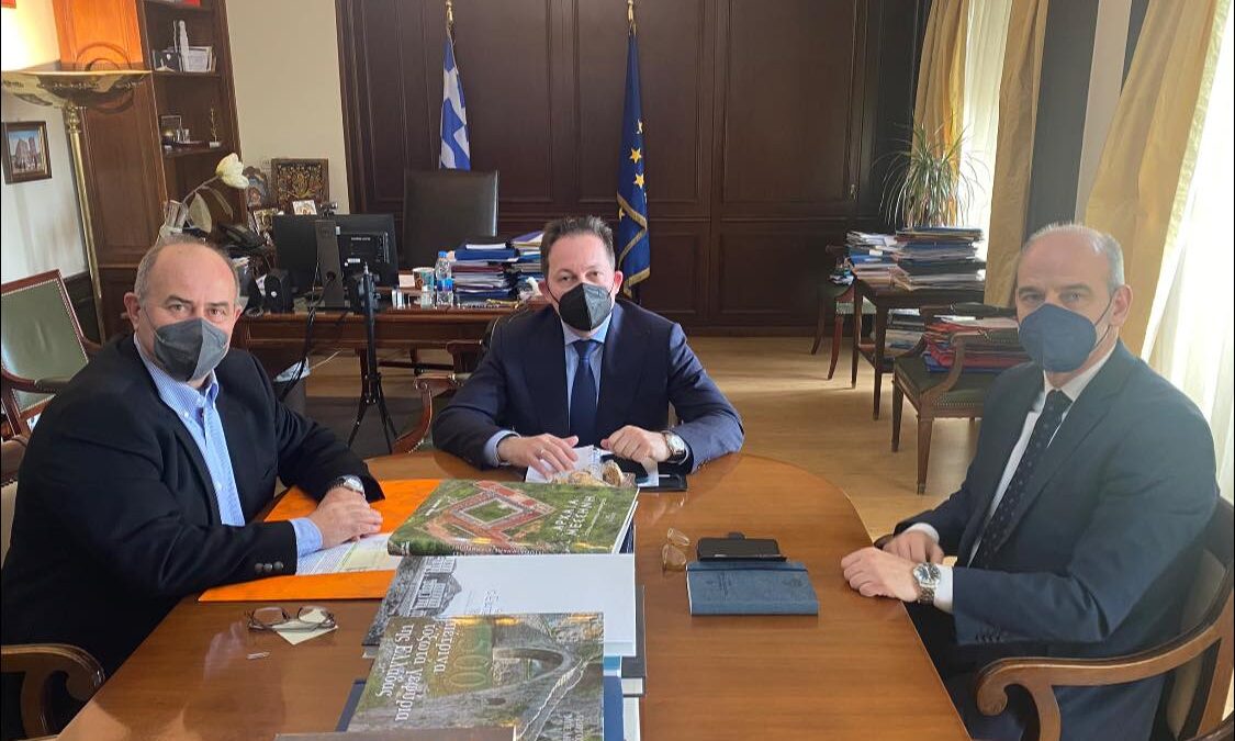Συνάντηση του αναπληρωτή Υπουργού Εσωτερικών Στέλιου Πέτσα με τον Δήμαρχο Δίου-Ολύμπου Βαγγέλη Γερολιόλιο και τον Βουλευτή Πιερίας Φώντα Μπαραλιάκο
