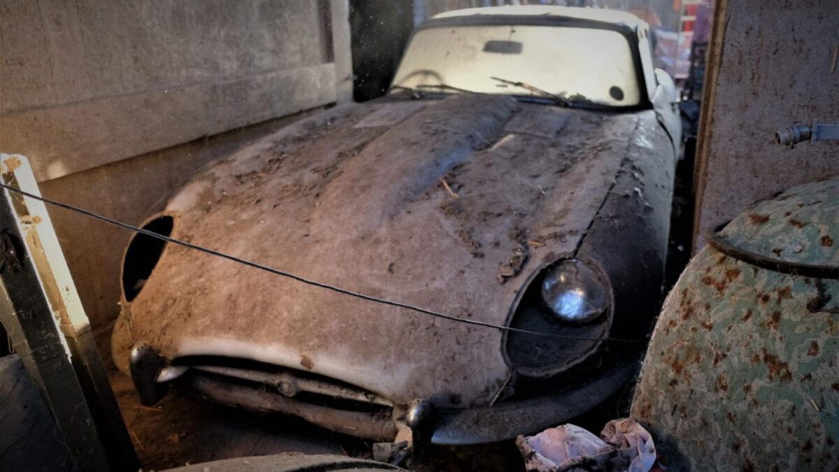 Σπάνια Jaguar E-Type πέρασε 49 χρόνια κλειδωμένη σε μια αποθήκη – Θα πουληθεί σε τιμή ρεκόρ