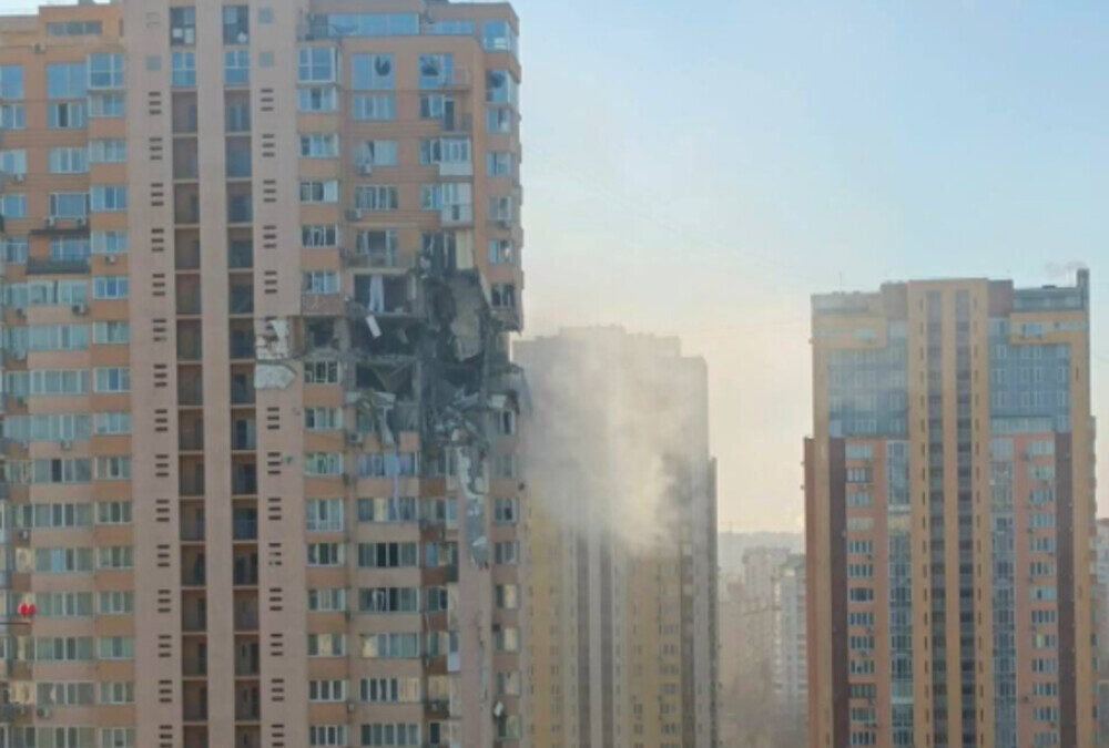 Πόλεμος στην Ουκρανία: Οι Ρώσοι χτυπούν κτίρια με πολίτες