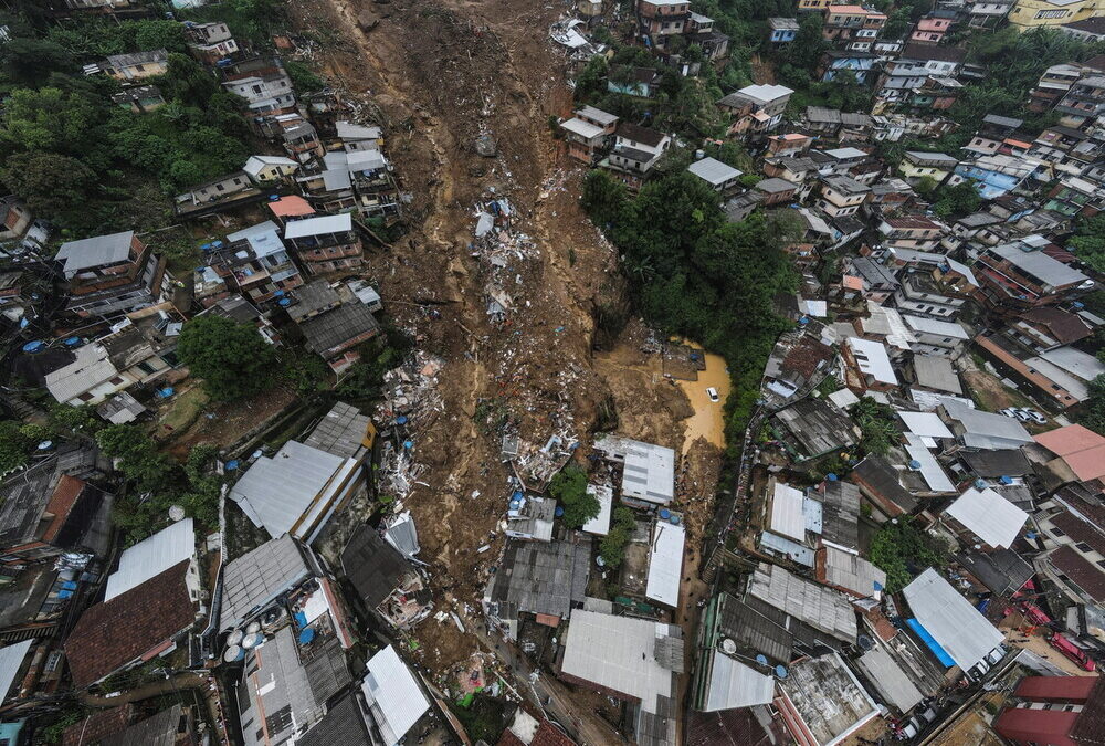 Βραζιλία: Φονικές πλημμύρες και κατολισθήσεις – 94 νεκροί (ΦΩΤΟ)