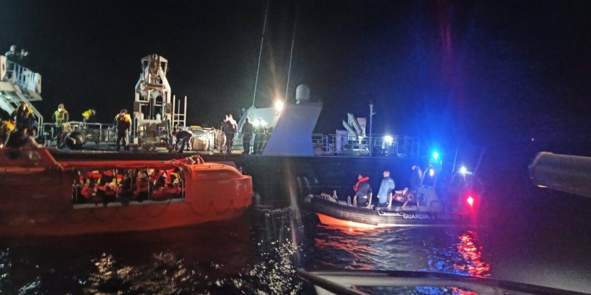 Διοικητής Νοσοκομείου Κέρκυρας: Τρεις τραυματίες από τη φωτιά στο πλοίο – Αναμένεται βρέφος δύο μηνών