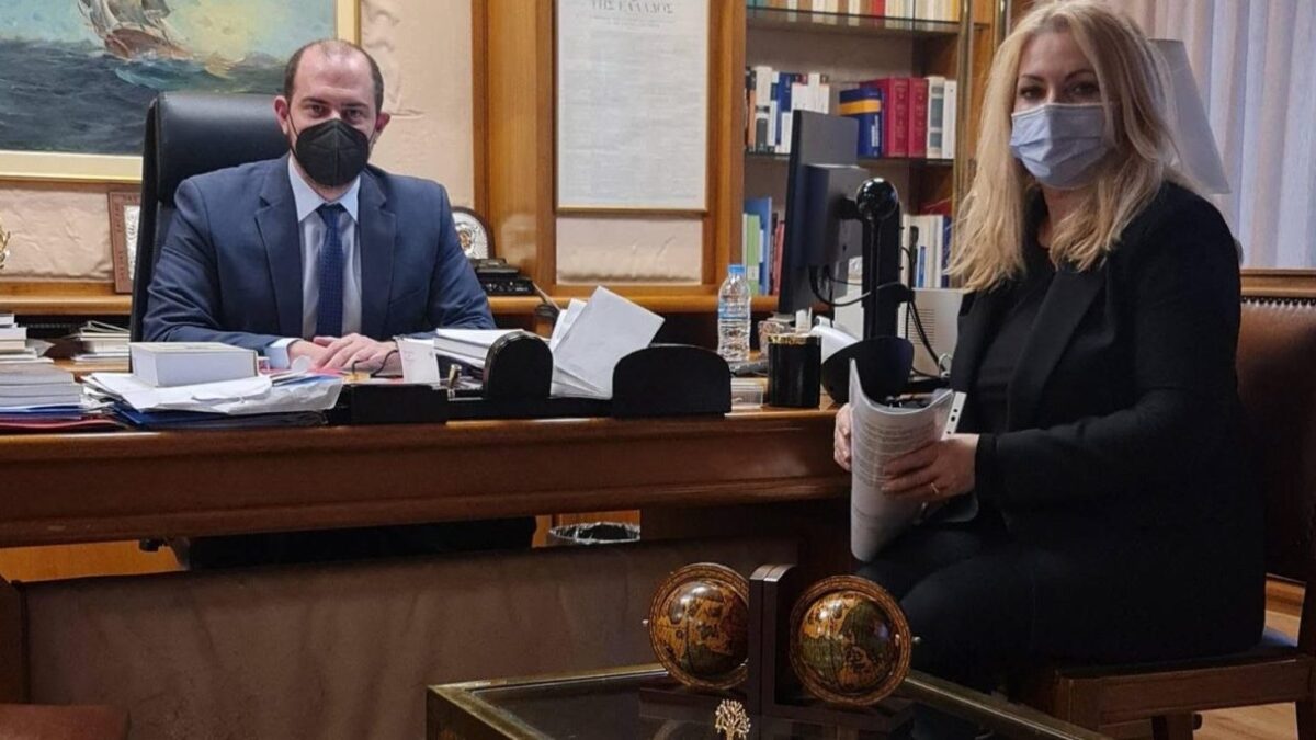 Άννα Μάνη – Παπαδημητρίου: Τις νομοθετικές πρωτοβουλίες της Κυβέρνησης συζήτησε με  τον Υφυπουργό Δικαιοσύνης, κ. Γιώργο Κώτσηρα