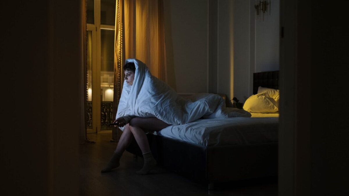 Αϋπνία παρά την κούραση; – Γιατί συμβαίνει και πώς θα το ξεπεράσετε