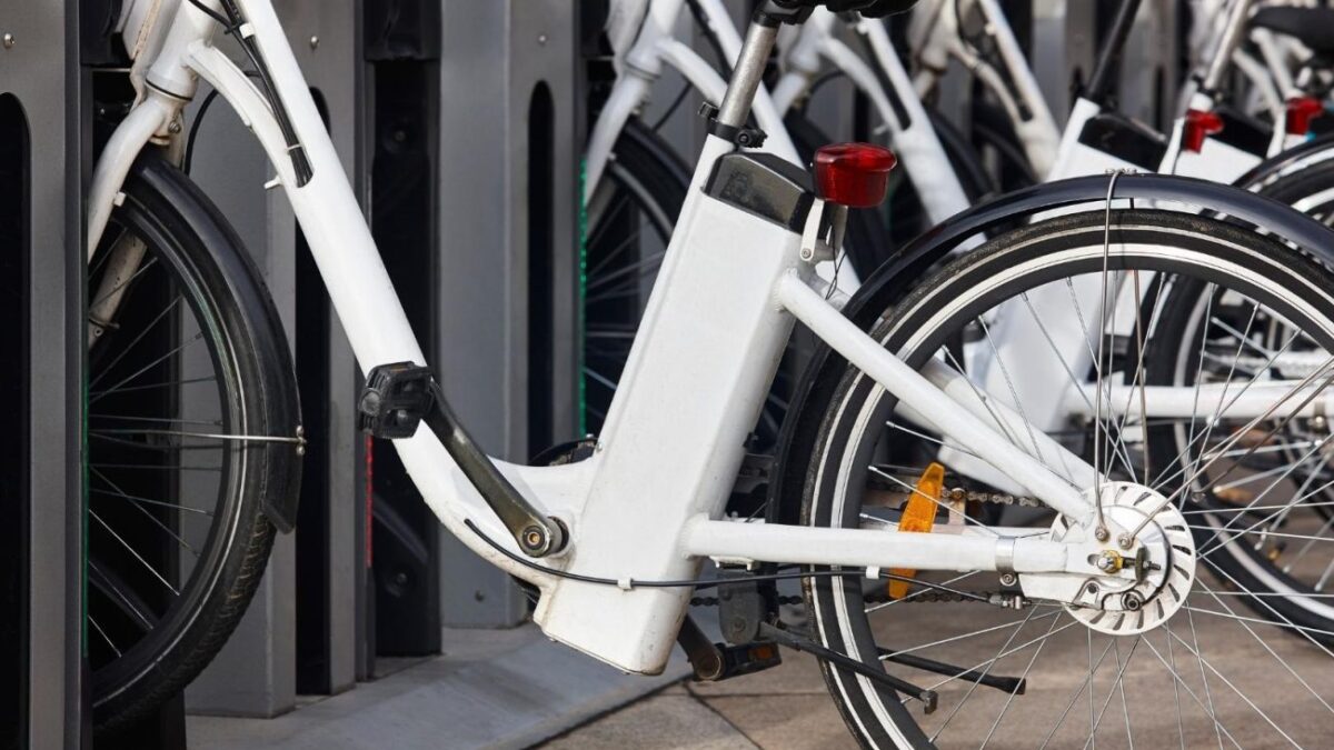 Κοινόχρηστα ηλεκτρικά ποδήλατα & σημεία φόρτισης θα αποκτήσει ο Δήμος Δίου-Ολύμπου μετά από χρηματοδότηση 317.919 ευρώ