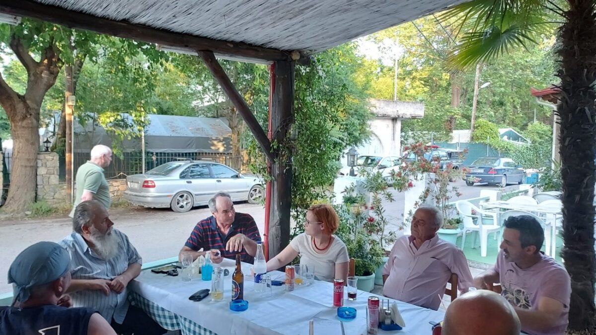 Συνάντηση της βουλεύτριας Ε. Σκούφα και κλιμακίου του ΣΥΡΙΖΑ-ΠΣ Νότιας Πιερίας με ομάδα καστανοπαραγωγών στον Νέο Παντελεήμονα