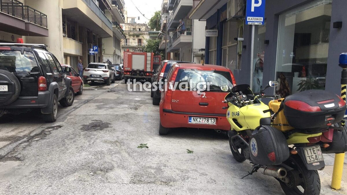 ΣΟΚ στη Θεσσαλονίκη: Άνδρας βρέθηκε κρεμασμένος σε διαμέρισμα που άρπαξε φωτιά