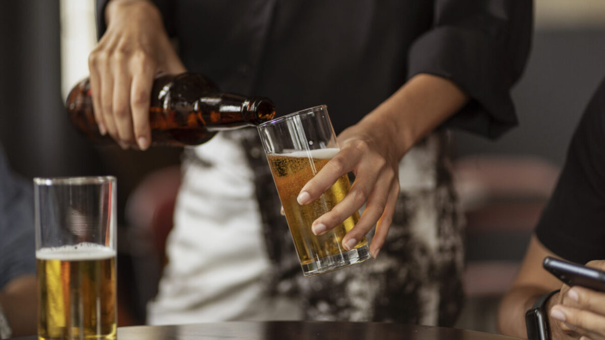 Έρευνα: «Το αλκοόλ επηρεάζει κάθε όργανο» – Πώς να ξεπεράσετε το hangover
