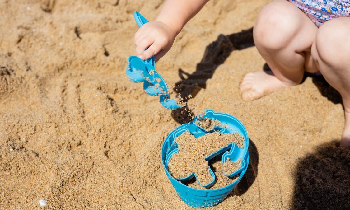 Σοκ στη Ραφήνα: Παιδί έπαιζε στην άμμο και ξέθαψε ανθρώπινο κρανίο