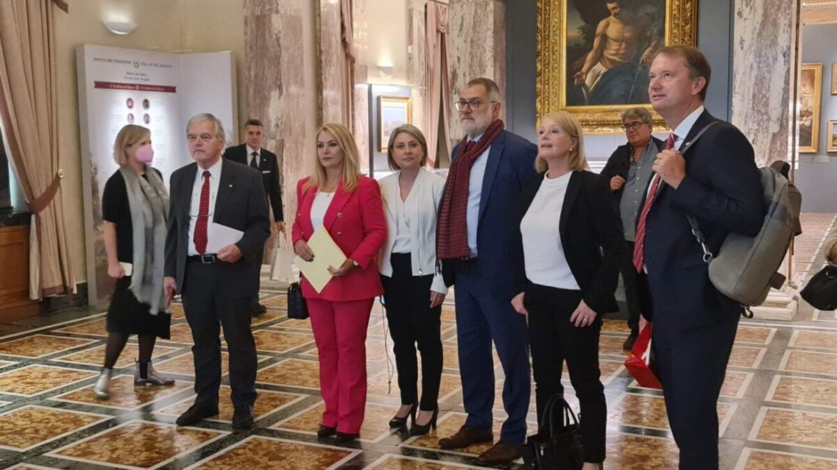 Άννα Μάνη – Παπαδημητρίου: Υποδοχή Ελβετών Βουλευτών στο Ελληνικό Κοινοβούλιο