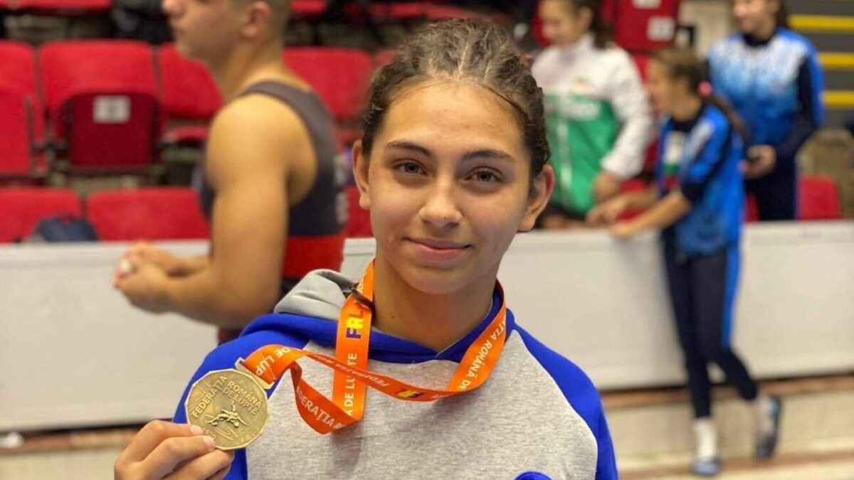 Το «χρυσό κορίτσι» της Κατερίνης! Η Ιωάννα Ξενίδου στο πρώτο σκαλί του βάθρου στο Βαλκανικό πρωτάθλημα Πάλης