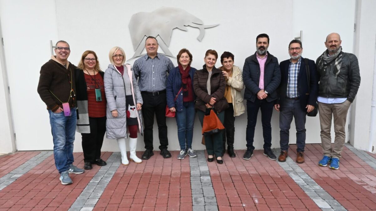 «Μαστόδοντας-Νεοκαισάρεια»: Επίσκεψη του Συλλόγου Εικαστικών Καλλιτεχνών Ν. Πιερίας και μέλη αυτού